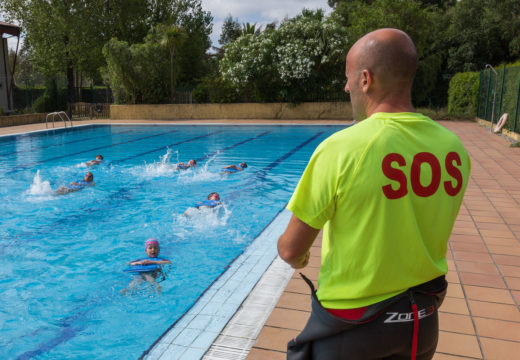 San Sadurniño inicia temporada na piscina municipal